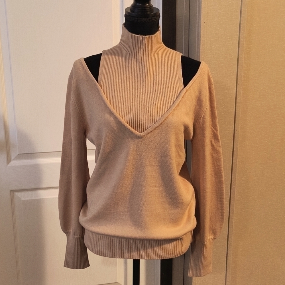 H Halston Cut Out Pullover Size M Color Tan